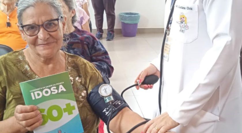 Caderneta de Saúde da Pessoa Idosa já é usada em todas as unidades do Paraná