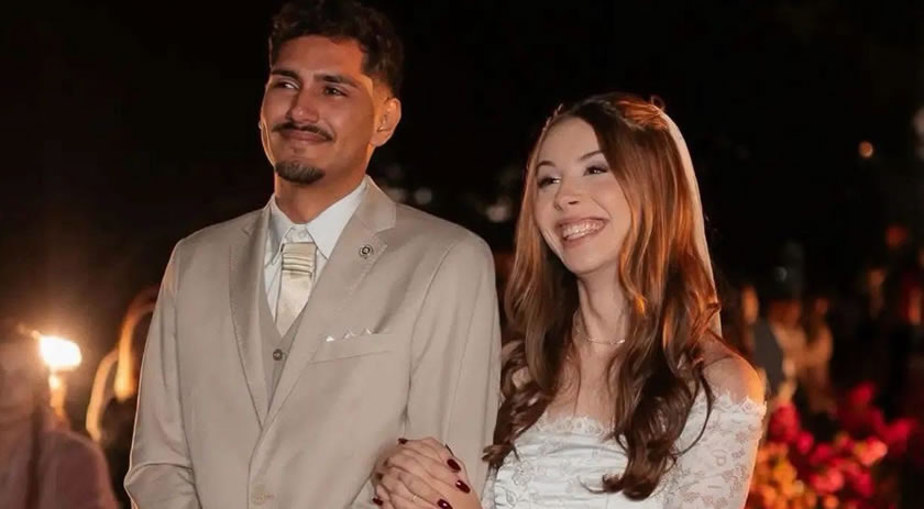 Noivo sofre acidente a caminho do casamento, mas cerimônia acontece à noite iluminada por faróis de carros