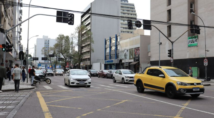 No Paraná, 75,8% da frota tributada pagou IPVA lançado em 2024; veja como regularizar