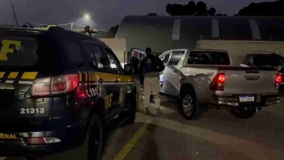 Hilux furtada por adolescente é localizado pela PRF