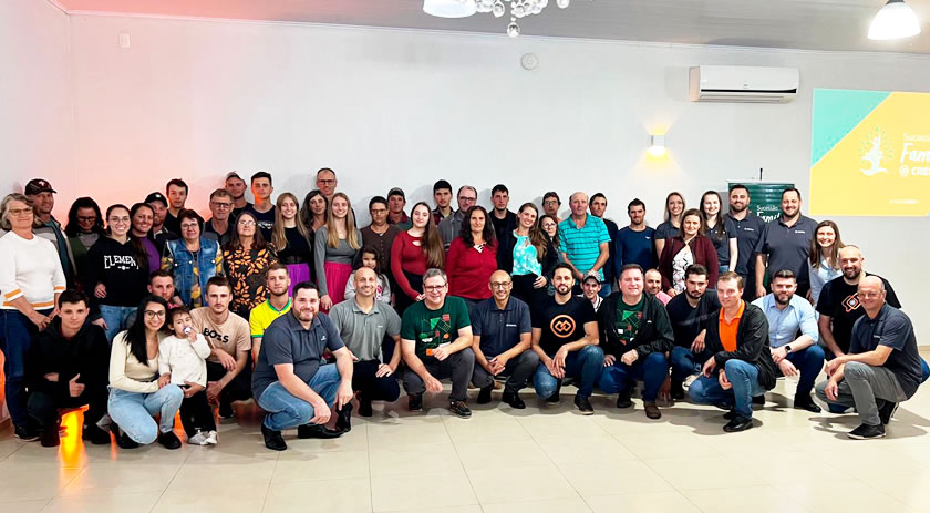 Cresol celebra o Dia Mundial da Juventude com investimentos e projetos que impactam jovens em todo o Brasil