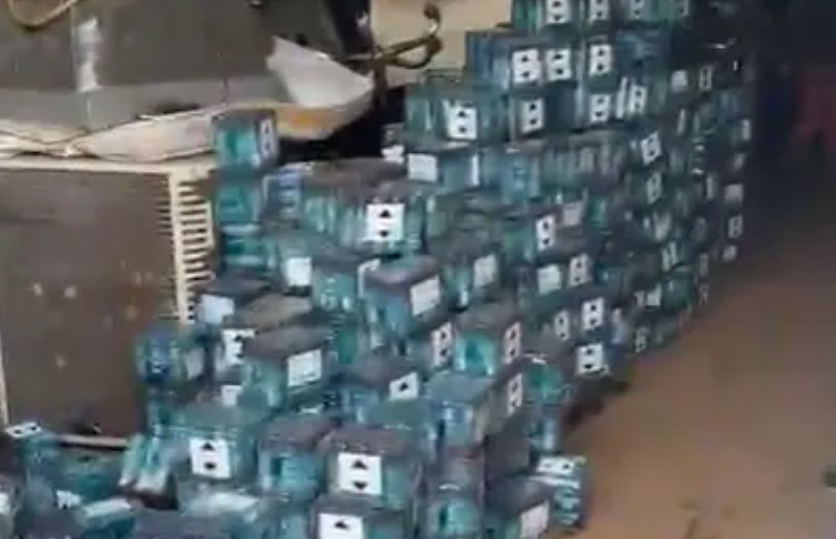 Carga de desodorantes levanta suspeita em Foz do Iguaçu após coincidência com doação de Rio Bonito para Cascavel