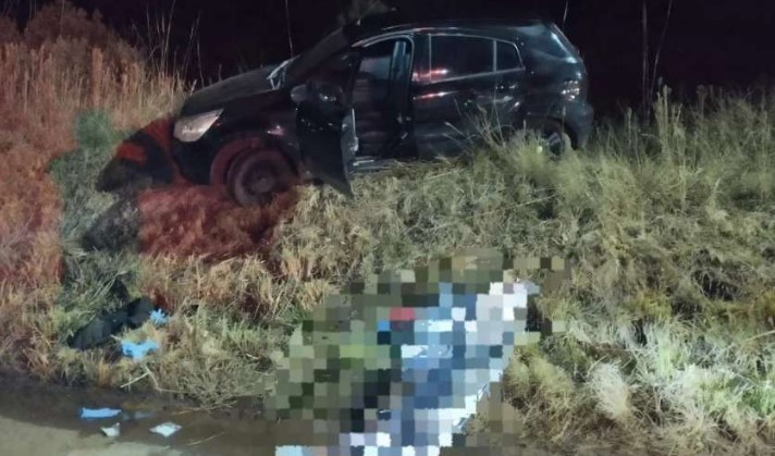 Homem é encontrado morto e outro ferido com perfurações de faca após acidente na BR-470