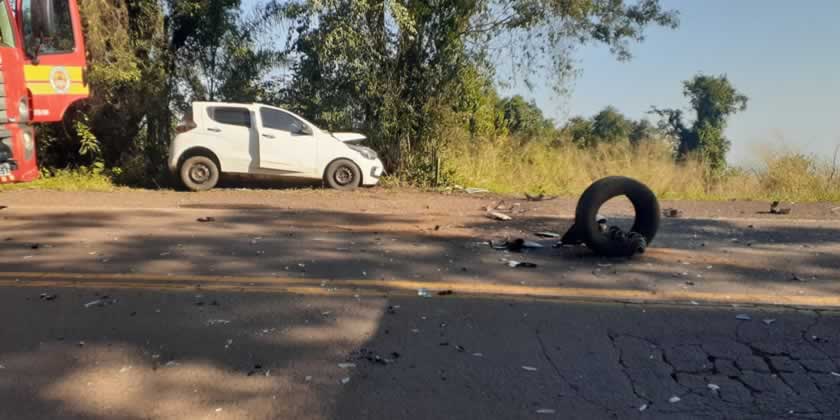 Jovem de 24 anos morre após colisão frontal entre carros no Oeste