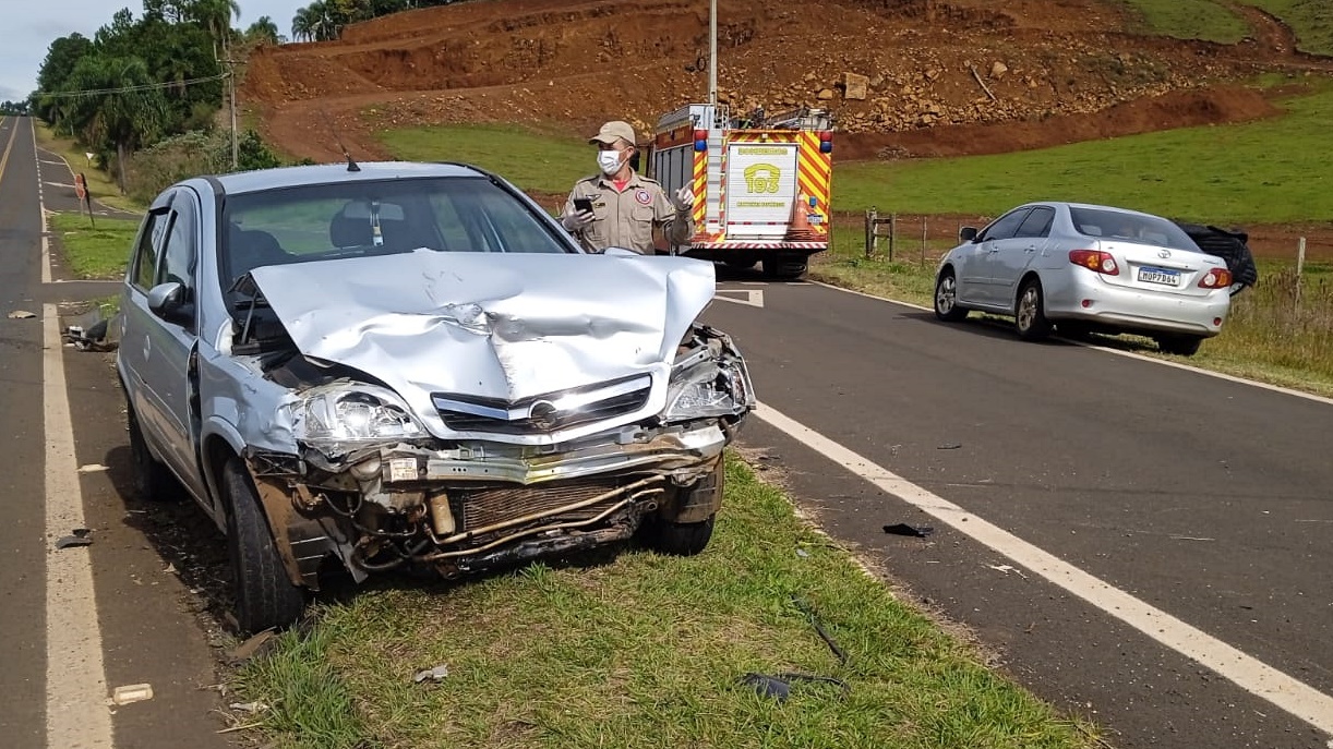 Acidente registrado na PRC-180, no trevo de acesso a Renascença, Marmeleiro e Campo Erê