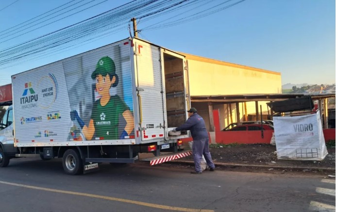 Prefeitura passa a coletar vidro separadamente nos bairros