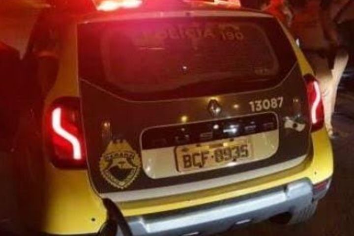 Pai e mãe embriagados em bar colocam filha de 4 anos e uma de 8 meses em situação de vulnerabilidade