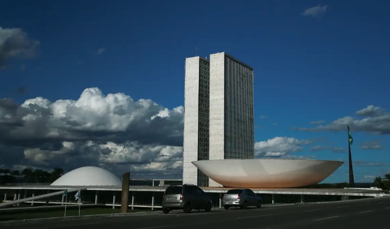 Câmara aprova projeto que considera hediondo homicídio de idoso