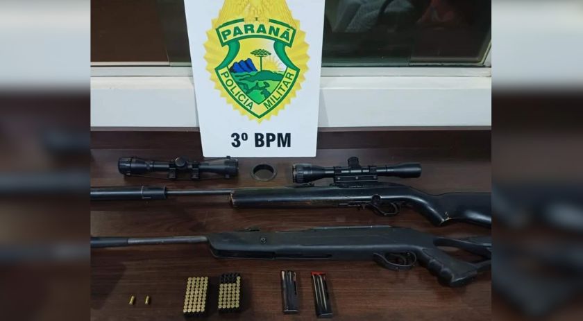 Polícia de Pato Branco apreende armas e munições após denúncia de disparos em área residencial