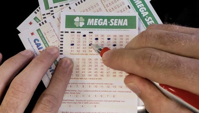 Ninguém acerta as seis dezenas da Mega-Sena; prêmio vai a R$ 52 milhões