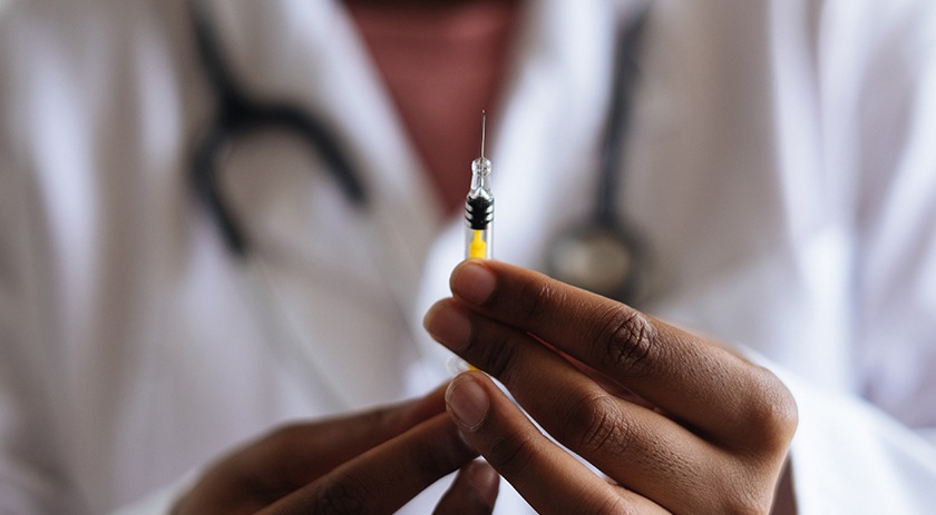 Anvisa autoriza análise da eficácia de dose de reforço da AstraZeneca