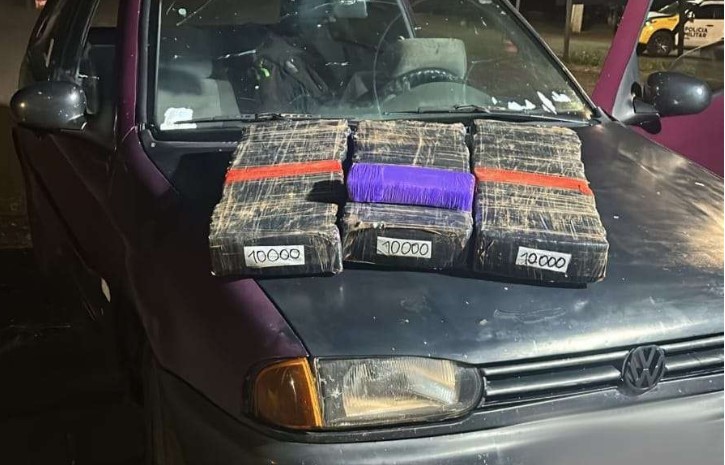 Polícia Rodoviária apreende mais de 30 kg de maconha