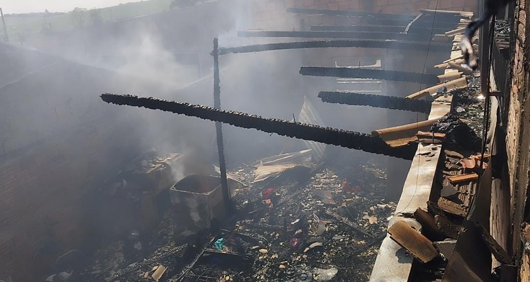 Criança de dois anos morre carbonizada em incêndio registrado no Bairro Planalto