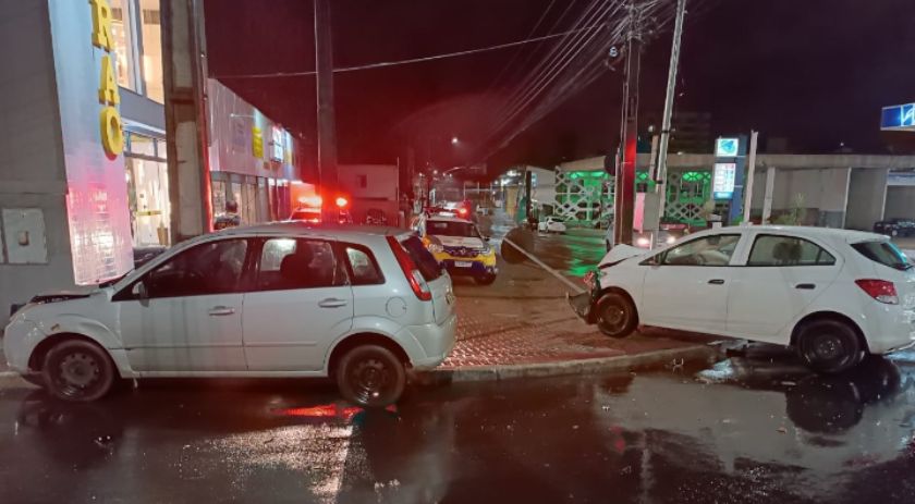 Acidente entre veículos é registrado no centro de Beltrão