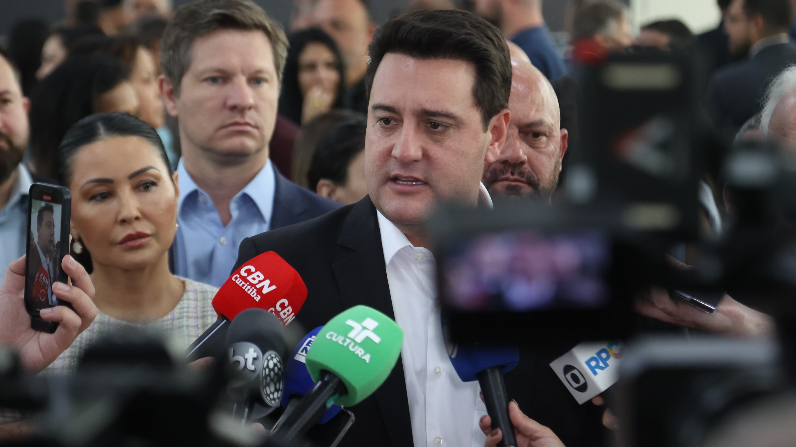 Governador lança projeto de conscientização para combater violência contra a mulher
