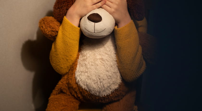 Homem é preso por produzir material pornográfico infantil