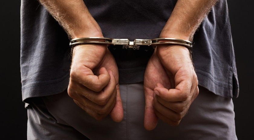 Com mandado de prisão ativo, homem é detido pela Polícia