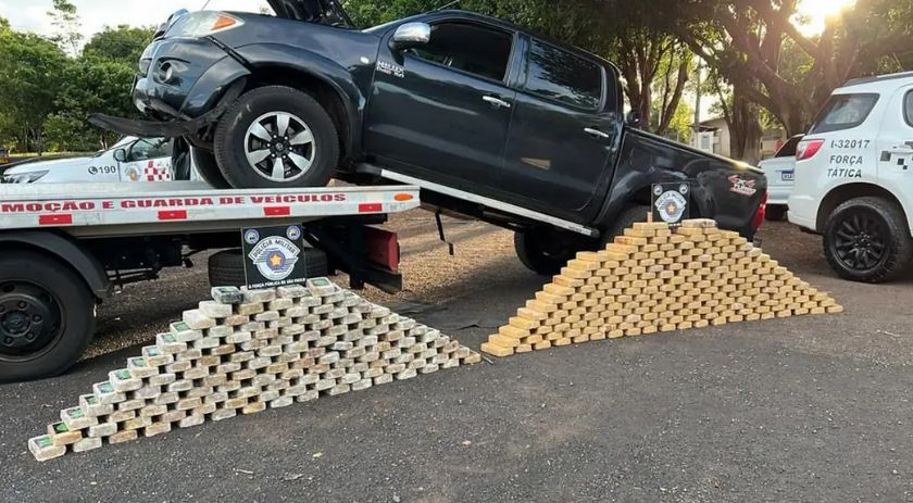 Policial rodoviário federal é preso na SP-270 por transportar cocaína