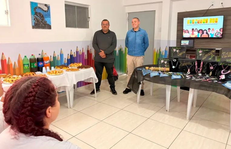 Mulheres privadas de liberdade recebem certificados de qualificação profissional