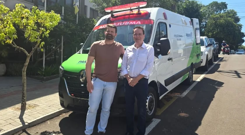 Município ganha nova ambulância para atender pacientes da UPA