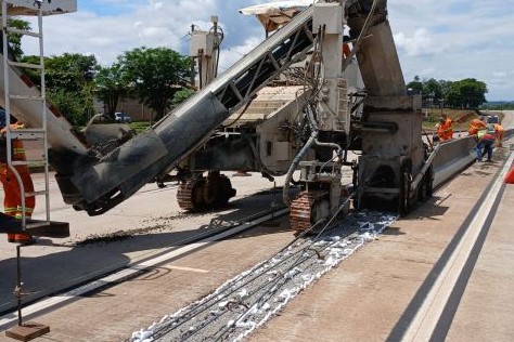 EPR Iguaçu implanta barreiras de segurança na BR-163 em Capitão Leônidas Marques