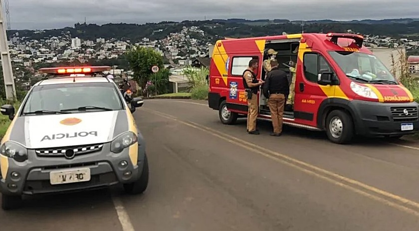 Homem fica ferido após sofrer queda de bicicleta motorizada