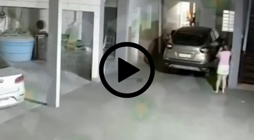 Jovem de 19 anos é executado a tiros dentro de casa na frente da mãe