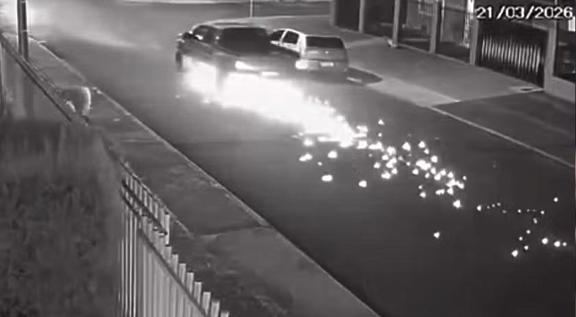 Moto fica presa e é arrastada por uma quadra por caminhonete após batida no Paraná; motociclista morreu