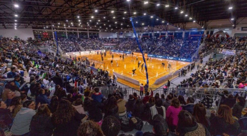 Arena Cláudio Petrycoski é inaugurada com vitória do Pato Futsal