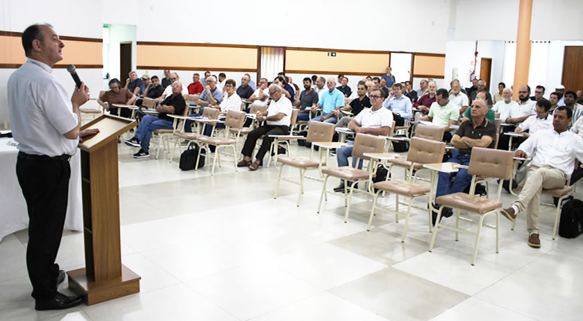 Reunião do Clero acolhe os 38 novos Diáconos Permanentes