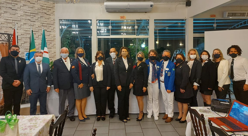 Lizete Lang assume presidência do Lions Clube São Miguel do Oeste Universidade