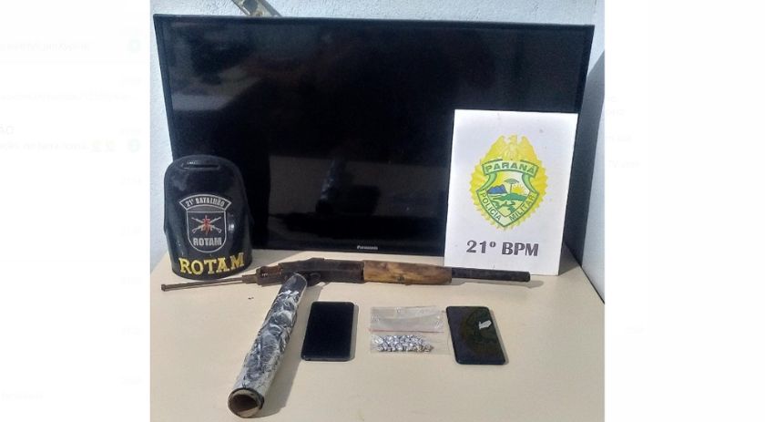 Dois homens são presos com 30 pedras de crack, no Padre Ulrico