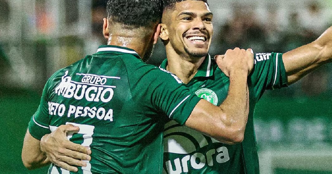 Chapecoense vence Operário e assume vice-liderança da Série B