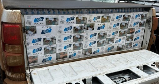 PM recupera caminhonetes furtadas e apreende 5 mil maços de cigarros