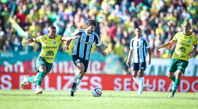 Grêmio vence Ypiranga e conquista vantagem para decisão na Arena