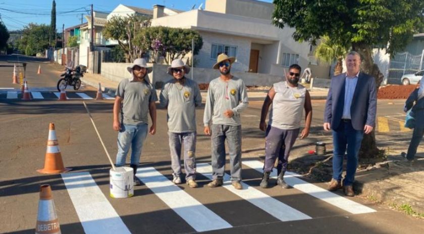 Sinalização horizontal está sendo refeita nas ruas Londrina e Maringá
