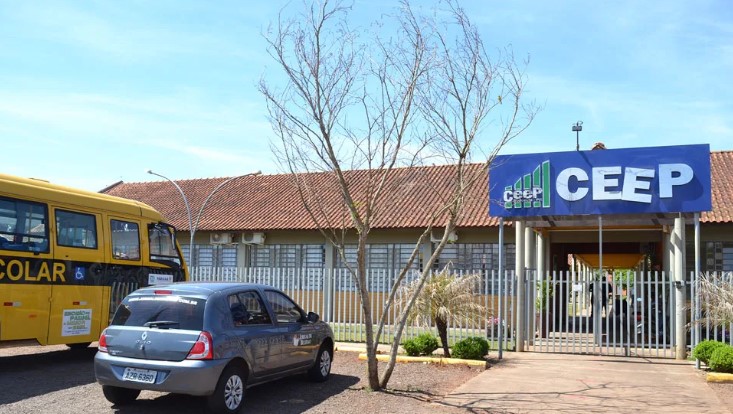 NRE anuncia ampliação de colégios em tempo integral e novos cursos técnicos para 2026