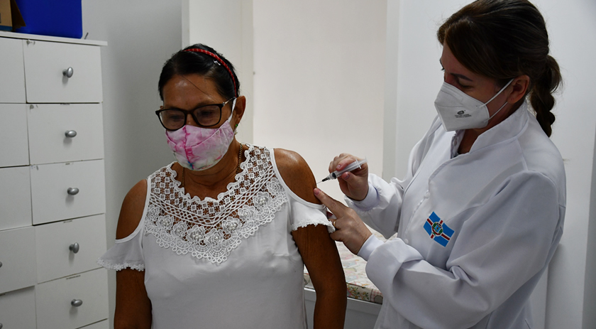 Pessoas com 53 anos ou mais também já poderão comparecer para receber a vacina contra a Covid-19