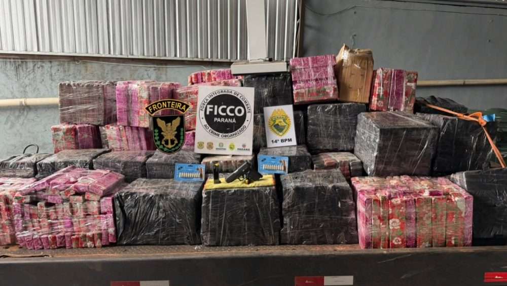 Operação conjunta apreende quase 2 toneladas de maconha e arma de fogo