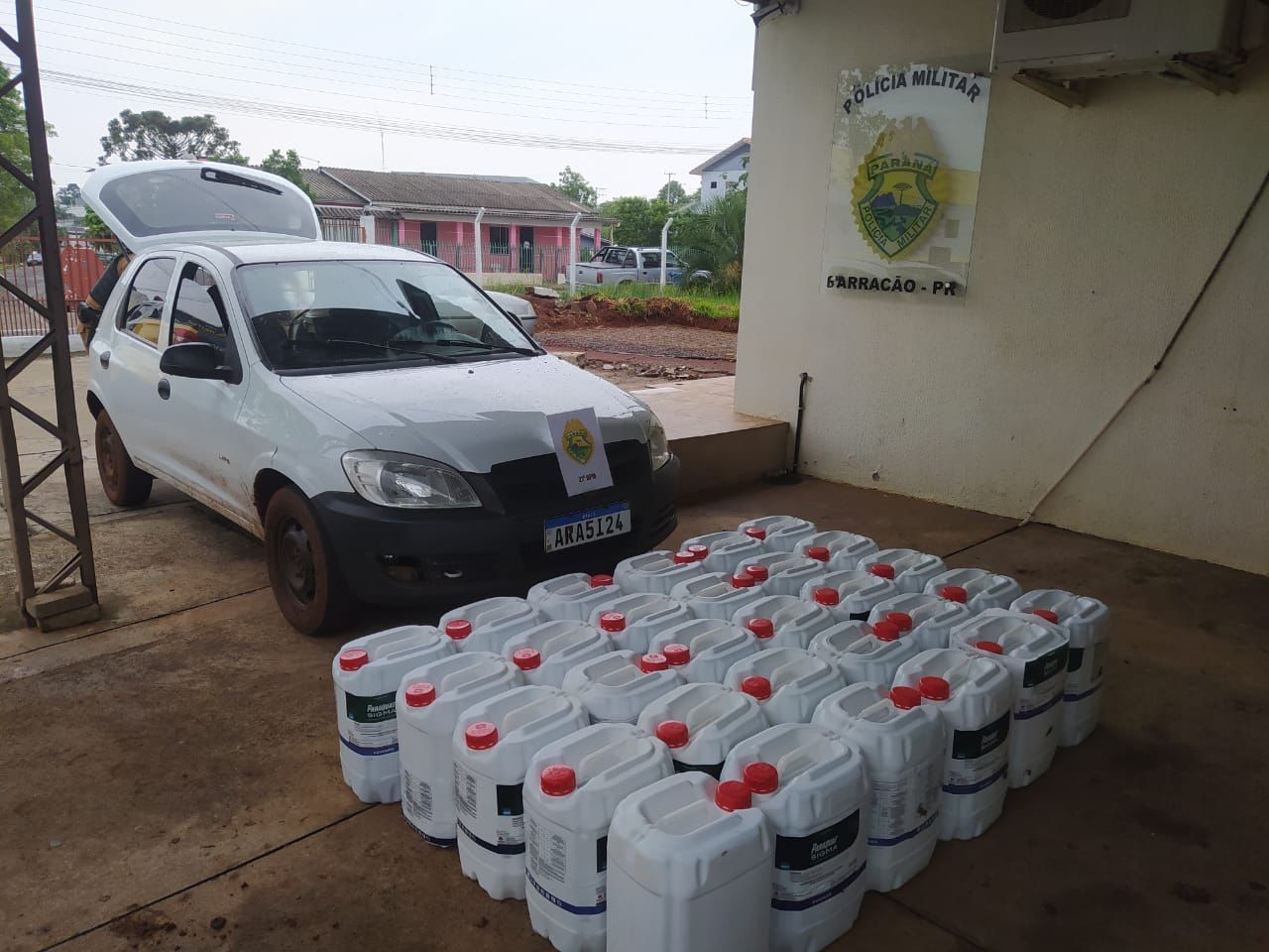 Polícia apreende agrotóxicos descaminhados em Barracão