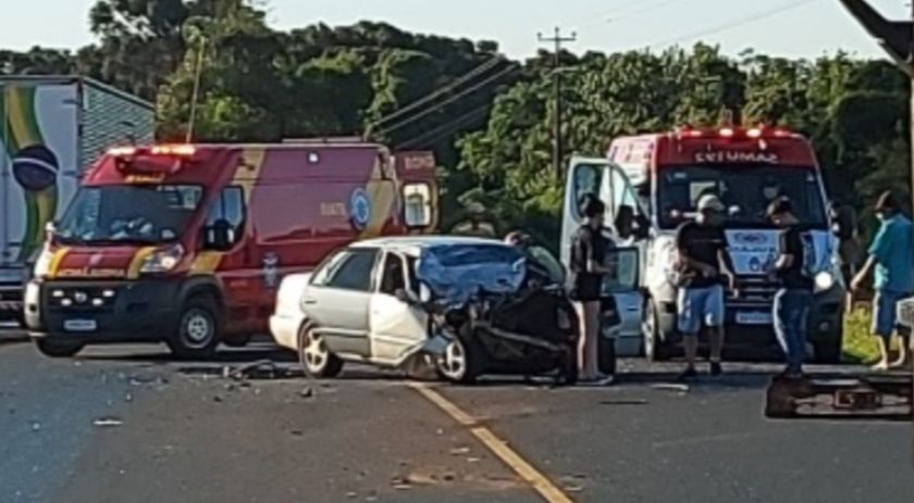 Grave acidente entre carro e caminhão é registrado entre Marmeleiro e Renascença