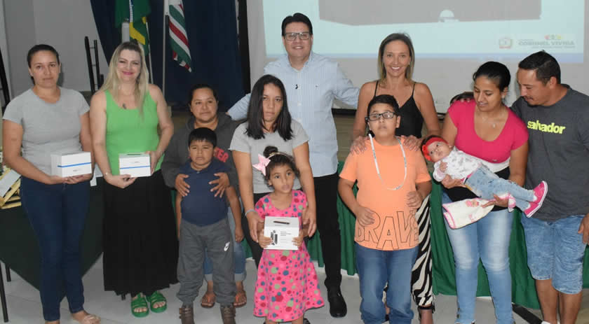 Administração Municipal adquire óculos tecnológicos para alunos com deficiência visual