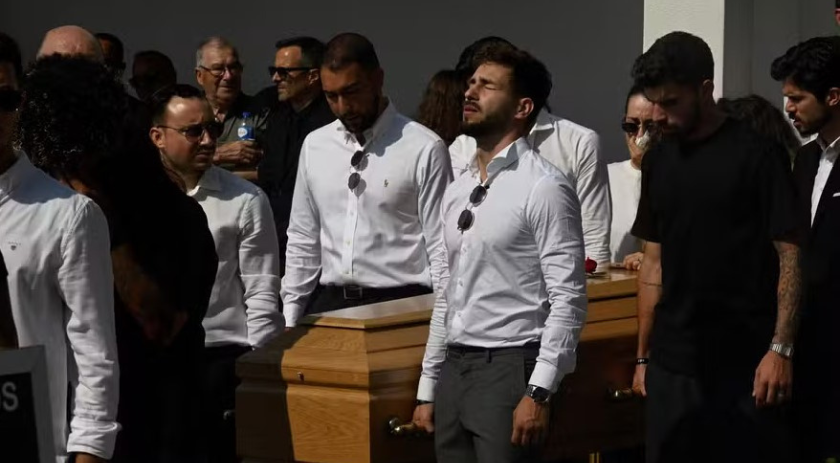 Parentes e jogadores se despedem de Diogo Jota e André Silva