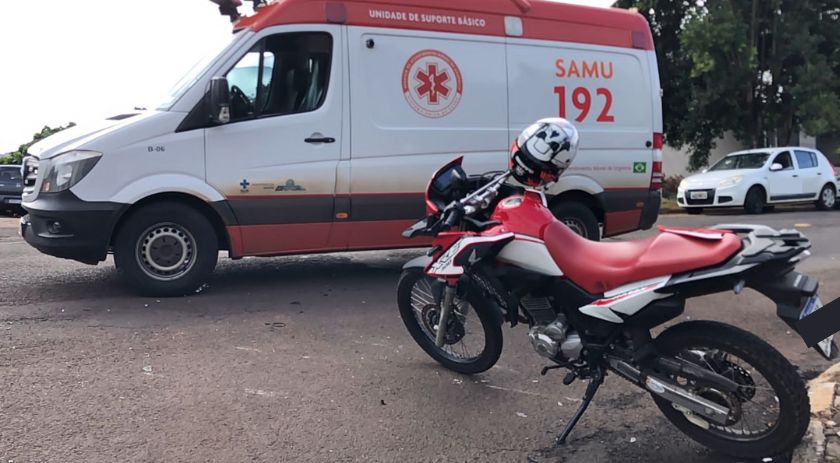 Homem fica ferido em acidente entre moto e carro no Alvorada