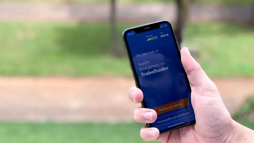 Caixa paga auxílio emergencial a nascidos em abril