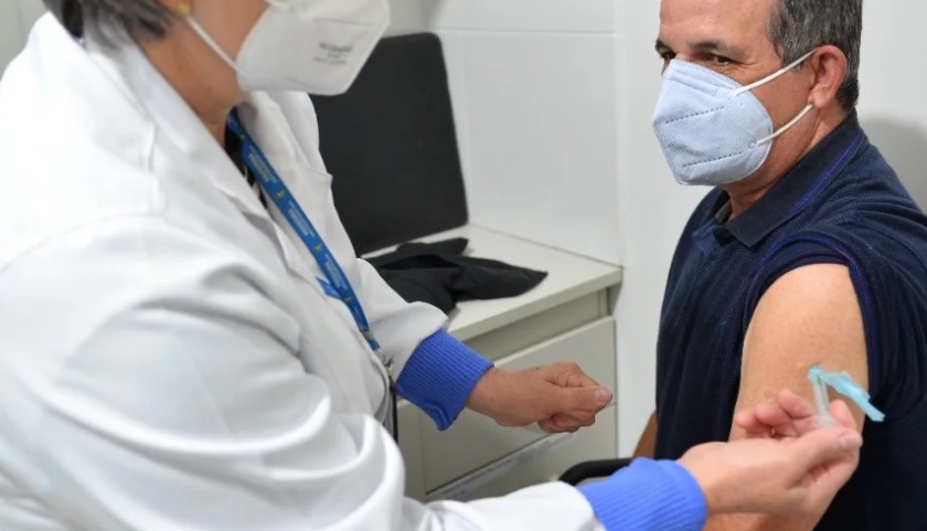 Casos de COVID-19 voltam a crescer e Saúde reforça medidas de prevenção