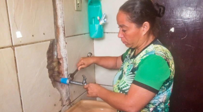 Cursos de manutenção hidráulica da Sanepar dão autonomia e renda a mulheres paranaenses
