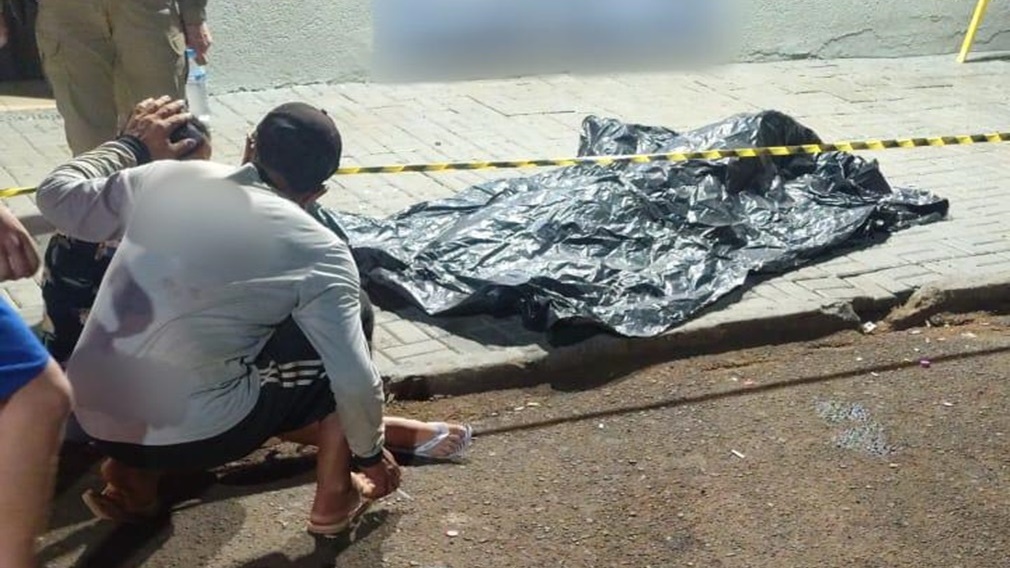 Homem morre ao ser alvejado por disparo de arma de fogo