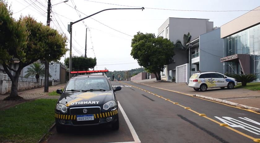 Moradores se mobilizam e redutor de velocidade é instalado na rua João Pessoa