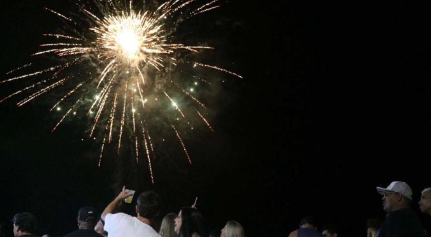 Com apoio do Estado, Litoral terá shows de fogos de artifício sem poluição sonora